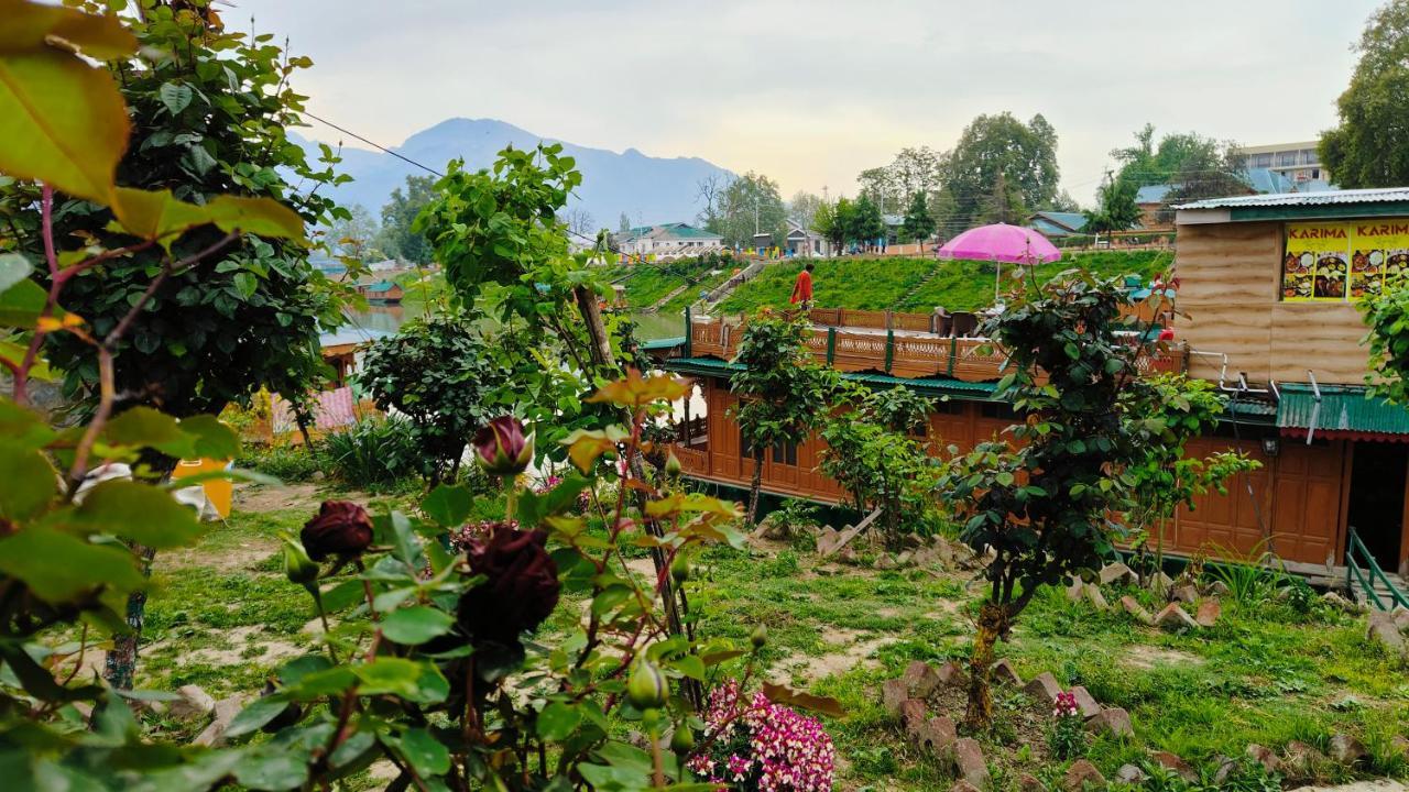Houseboat Karima Palace Srinagar  Exterior photo