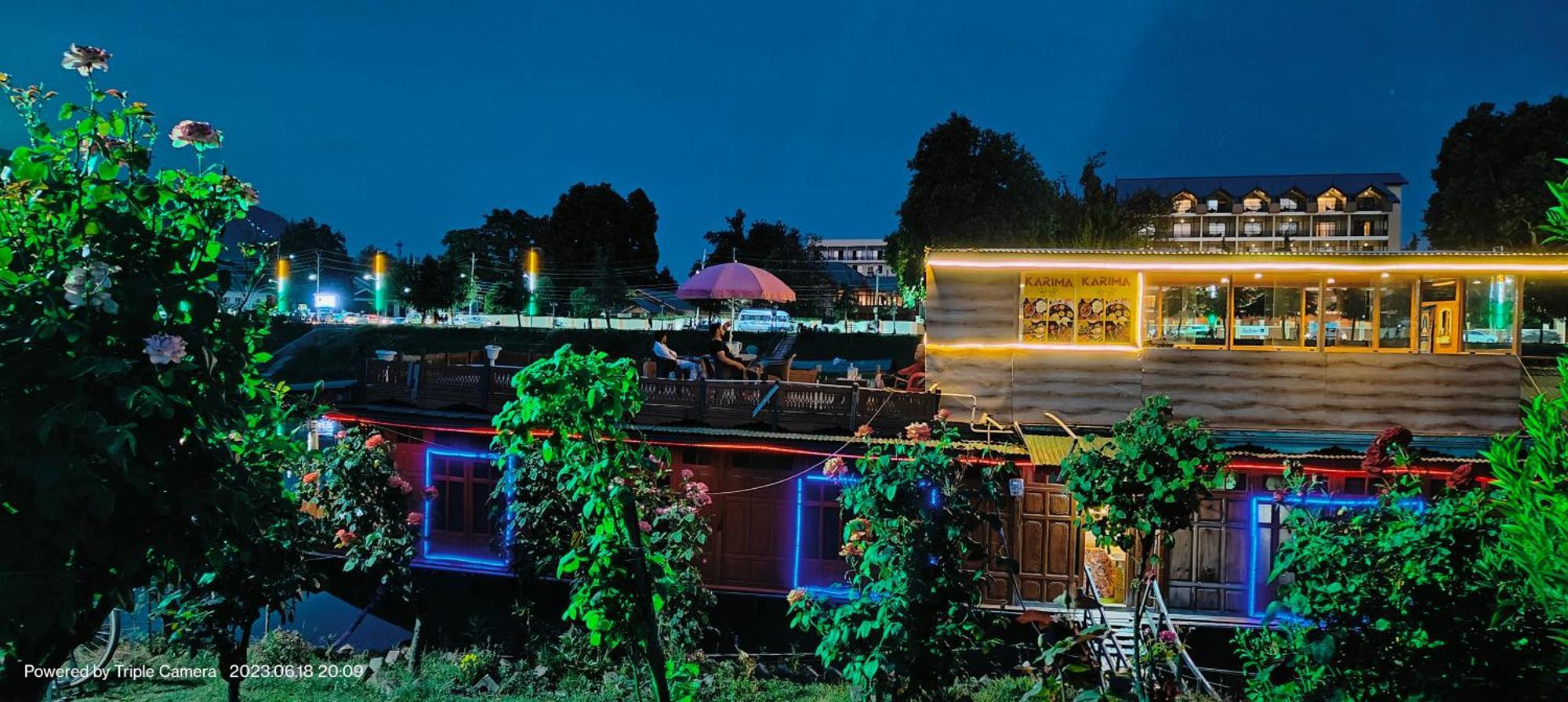 Houseboat Karima Palace Srinagar  Exterior photo