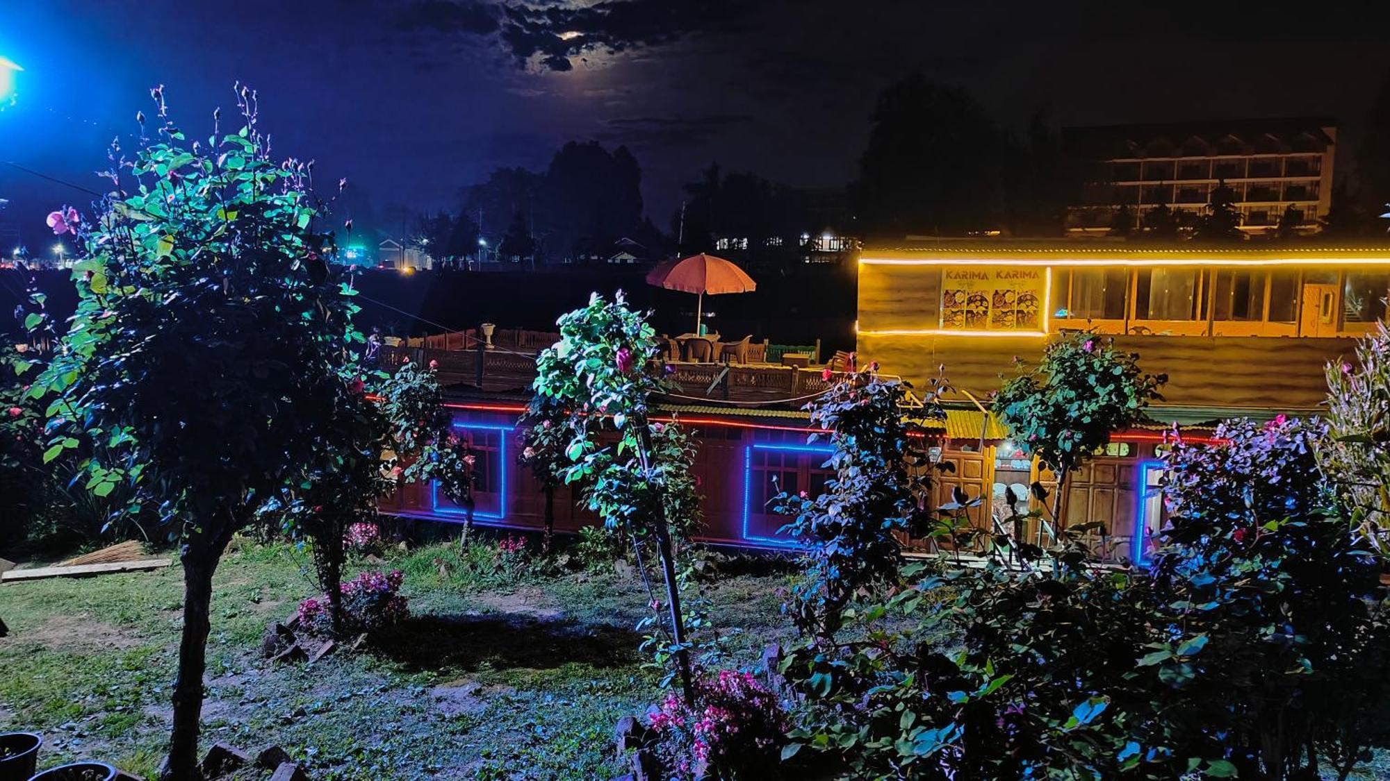 Houseboat Karima Palace Srinagar  Exterior photo