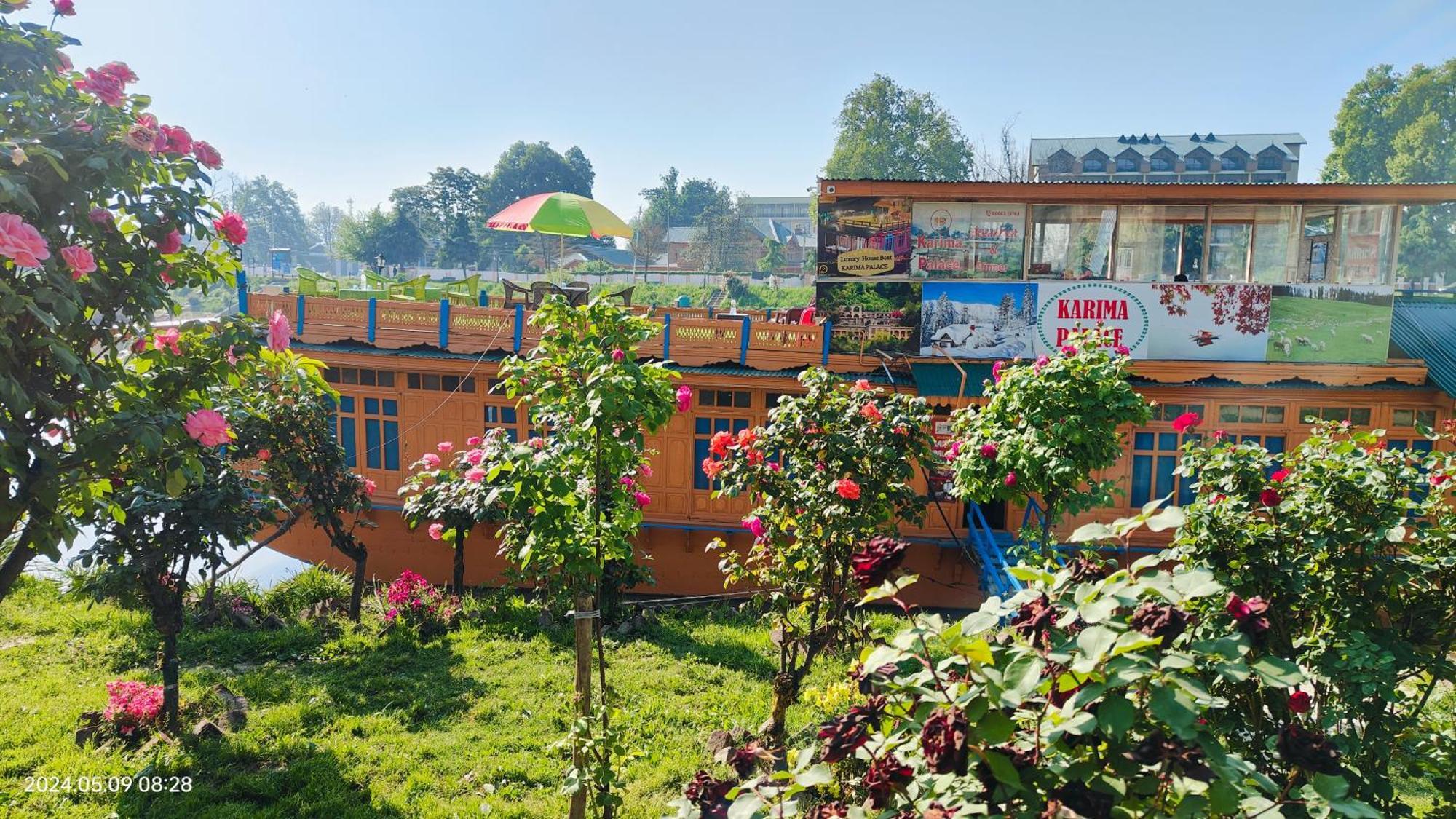 Houseboat Karima Palace Srinagar  Exterior photo